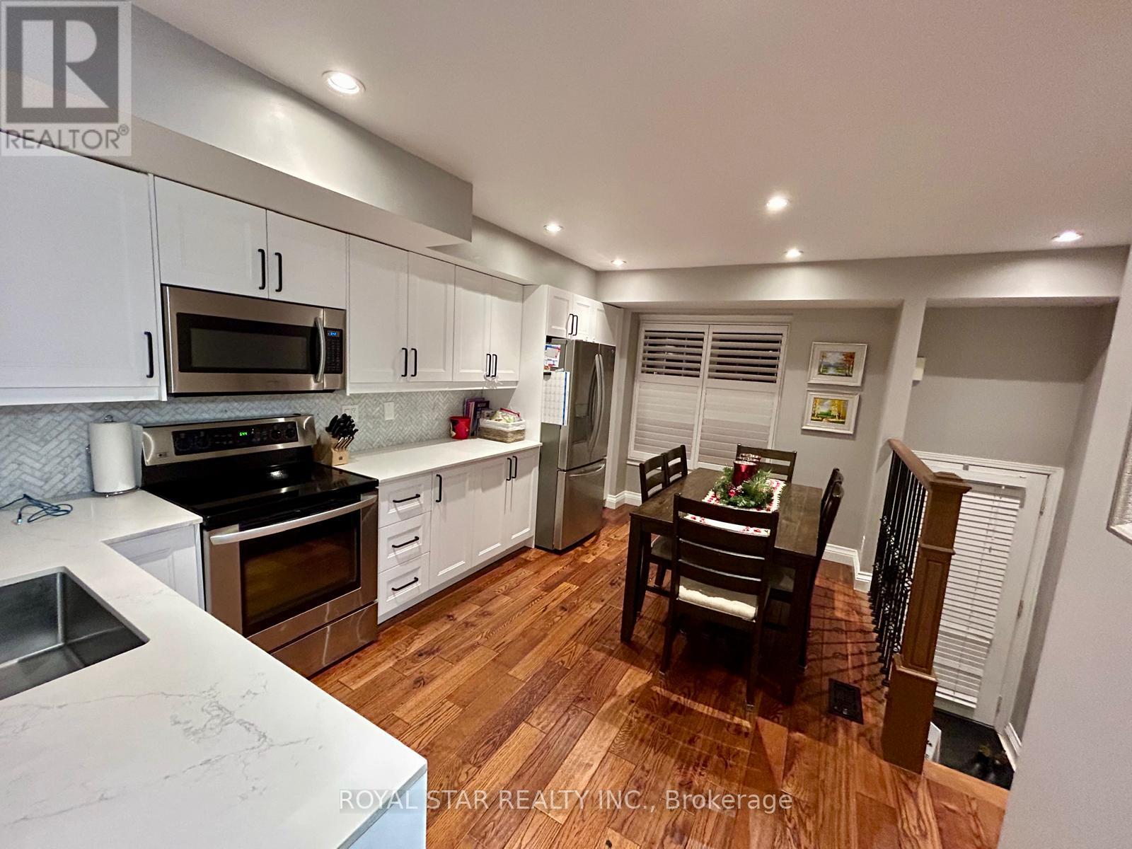 27 - 435 English Rose Lane, Oakville, Ontario  L6H 7S9 - Photo 5 - W12652718