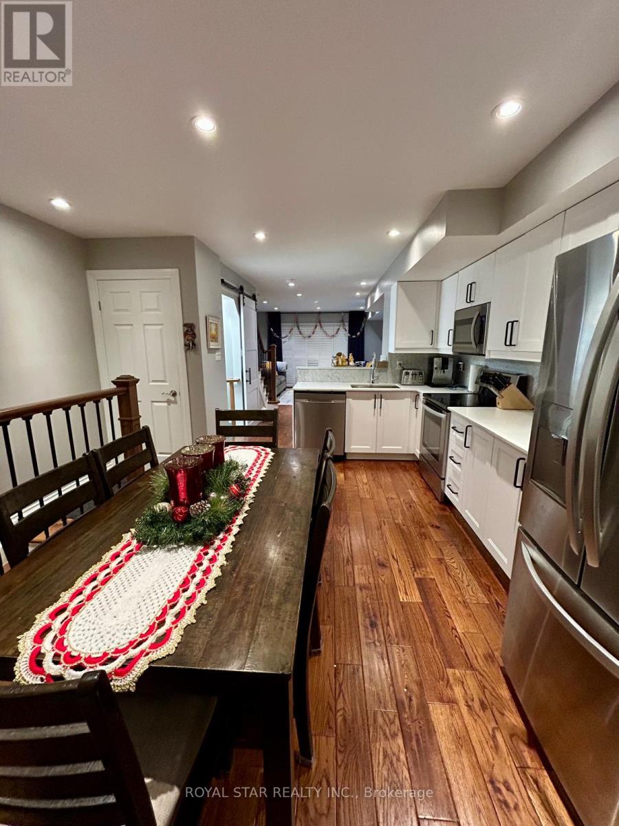 27 - 435 English Rose Lane, Oakville, Ontario  L6H 7S9 - Photo 6 - W12652718