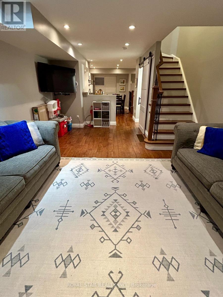 27 - 435 English Rose Lane, Oakville, Ontario  L6H 7S9 - Photo 7 - W12652718