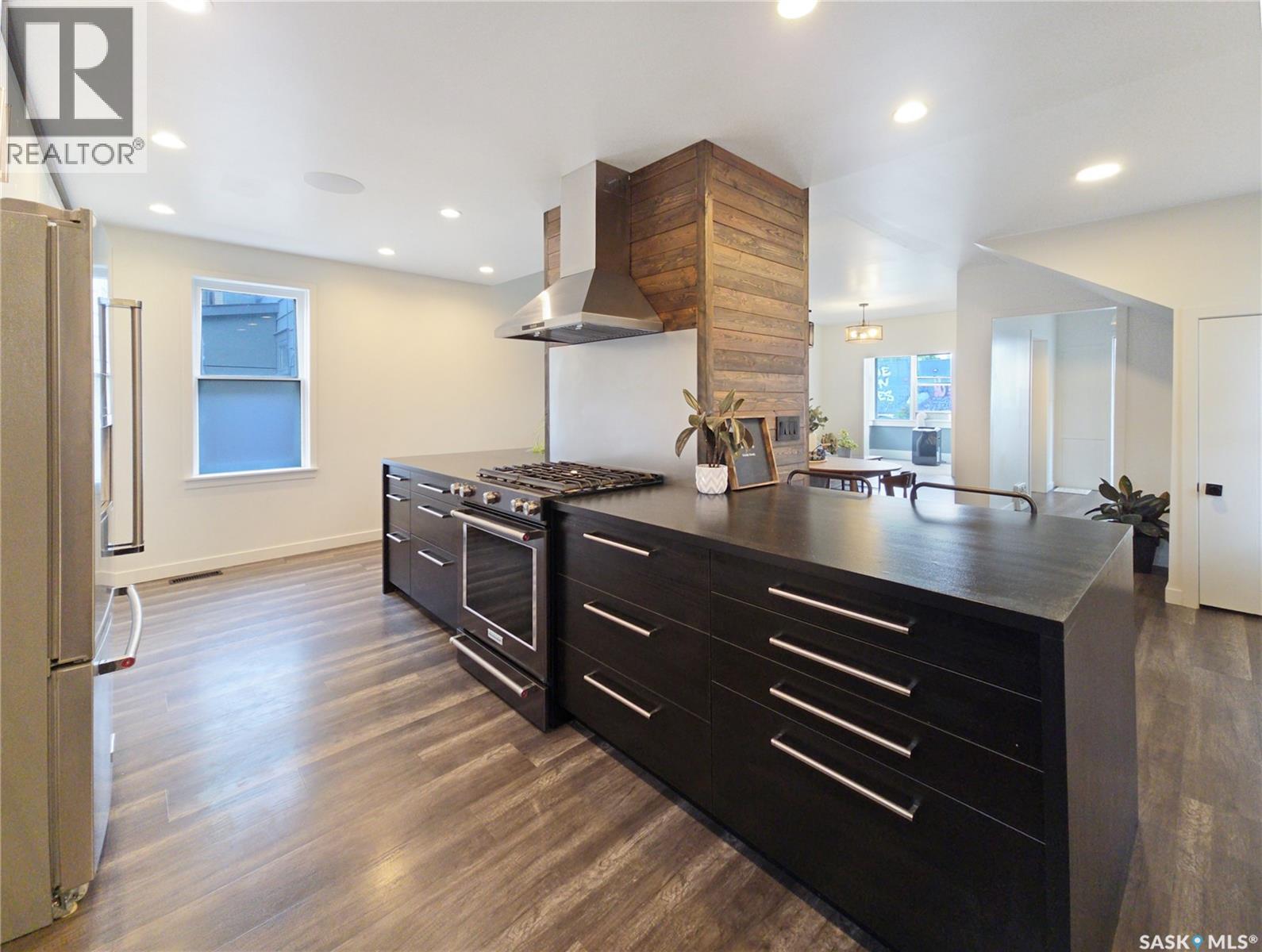 227 H Avenue S, Saskatoon, Saskatchewan  S7M 1W1 - Photo 3 - SK021112