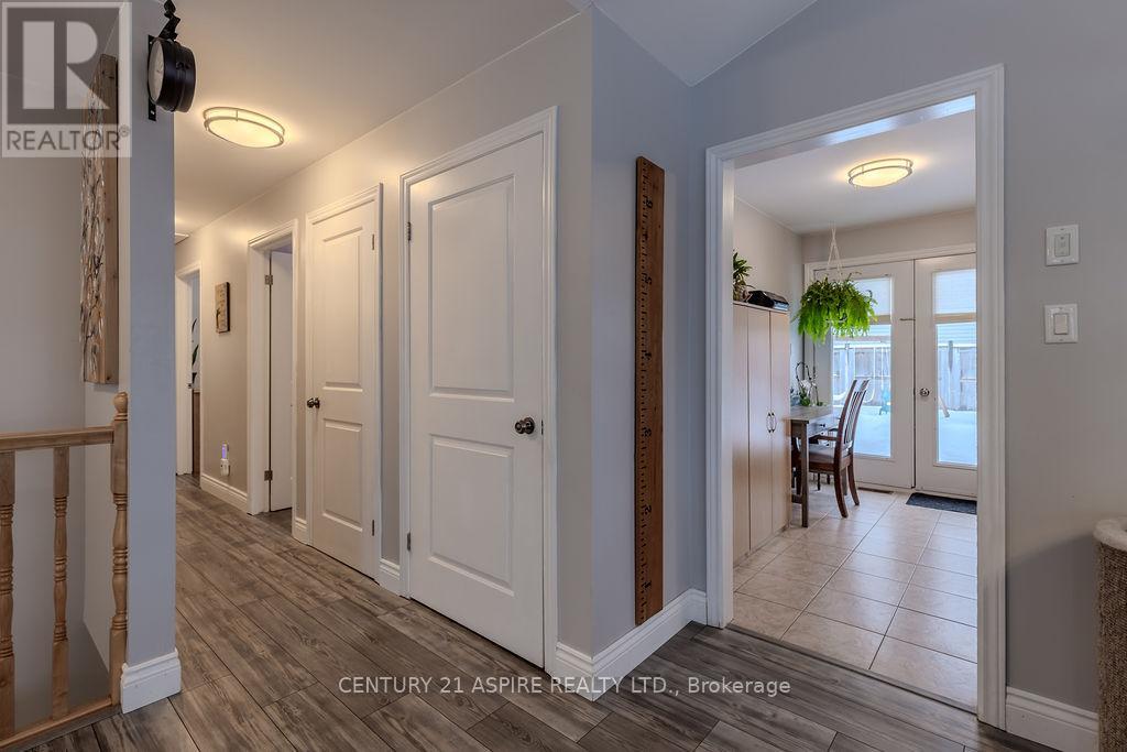 1043 Limestone Trail E, Petawawa, Ontario  K8H 0A5 - Photo 10 - X12652768