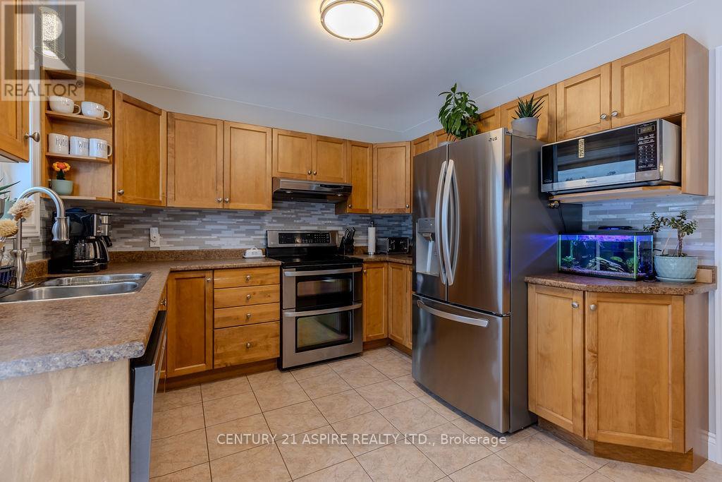 1043 Limestone Trail E, Petawawa, Ontario  K8H 0A5 - Photo 12 - X12652768