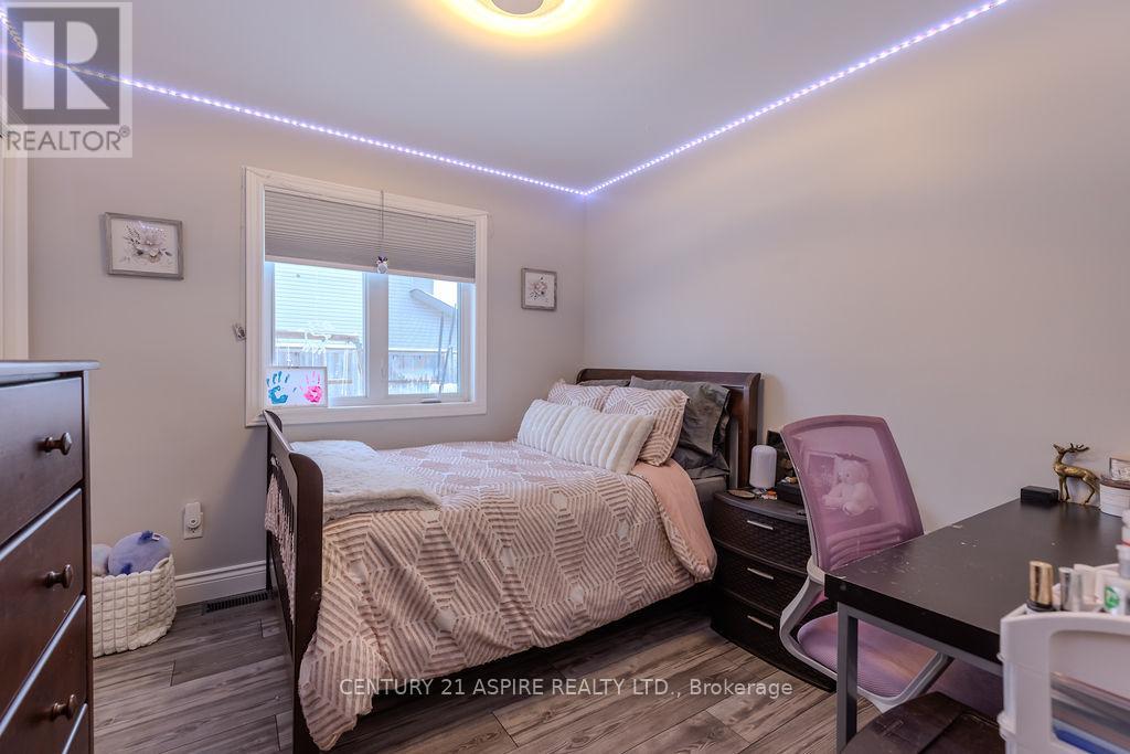 1043 Limestone Trail E, Petawawa, Ontario  K8H 0A5 - Photo 14 - X12652768