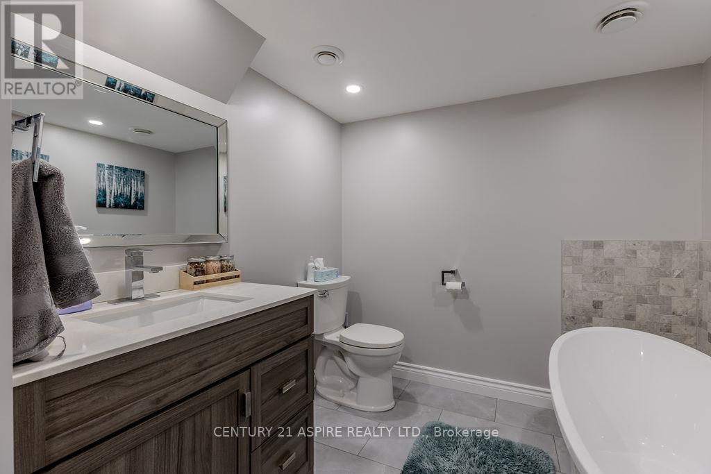 1043 Limestone Trail E, Petawawa, Ontario  K8H 0A5 - Photo 23 - X12652768