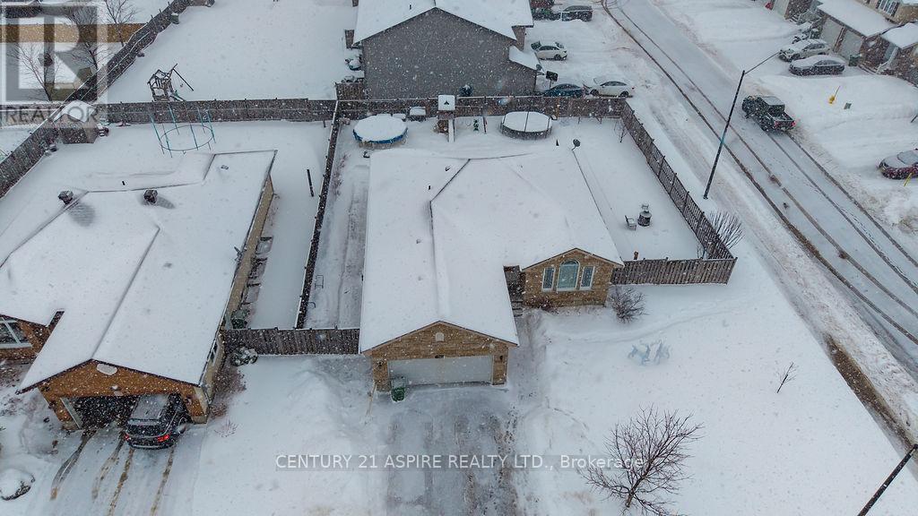 1043 Limestone Trail E, Petawawa, Ontario  K8H 0A5 - Photo 31 - X12652768