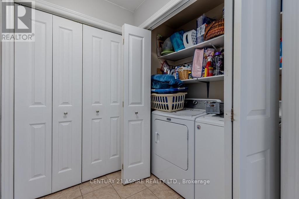 1043 Limestone Trail E, Petawawa, Ontario  K8H 0A5 - Photo 5 - X12652768