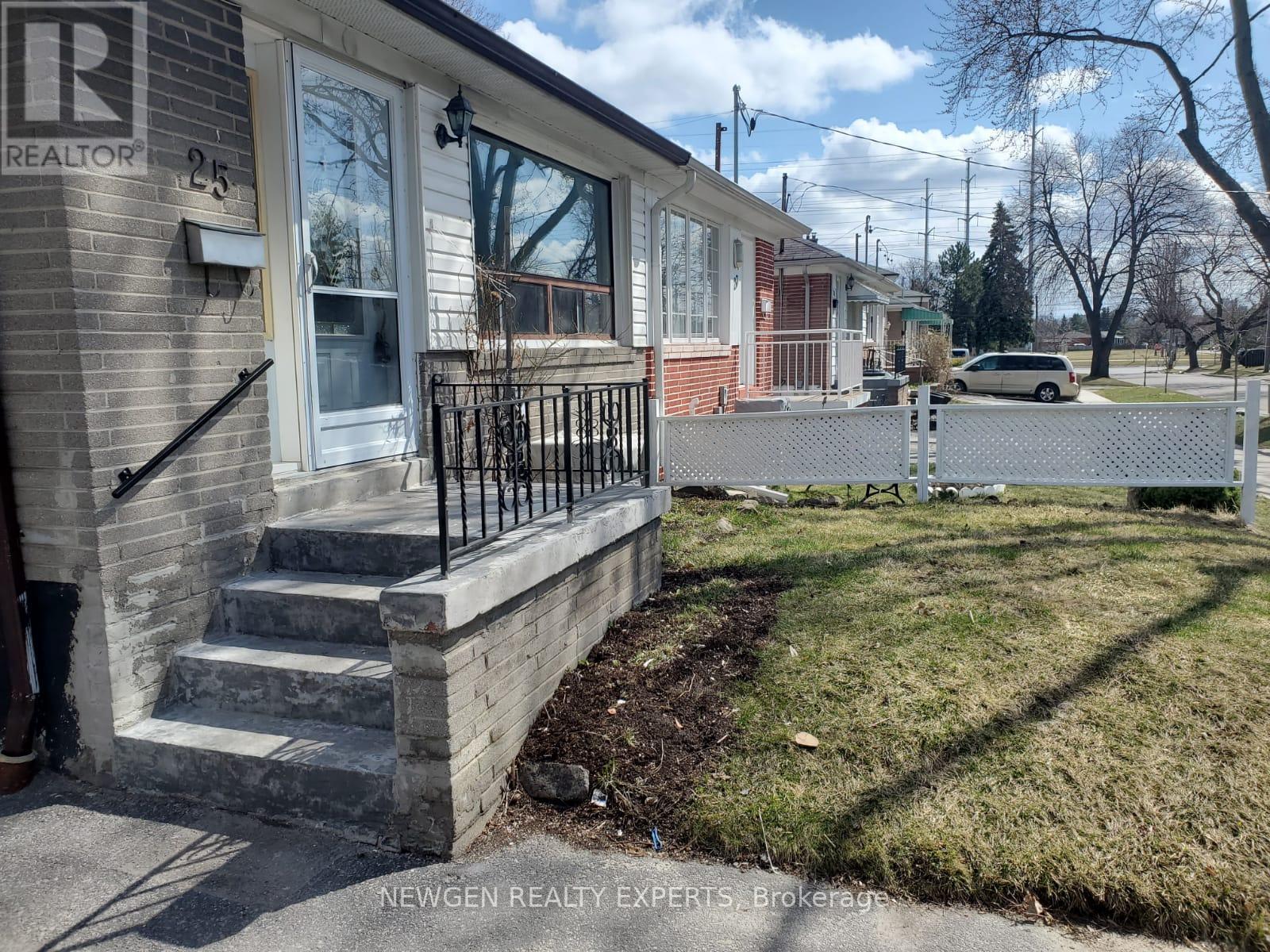25 Rushley Drive, Toronto, Ontario  M1P 3S6 - Photo 2 - E12651012