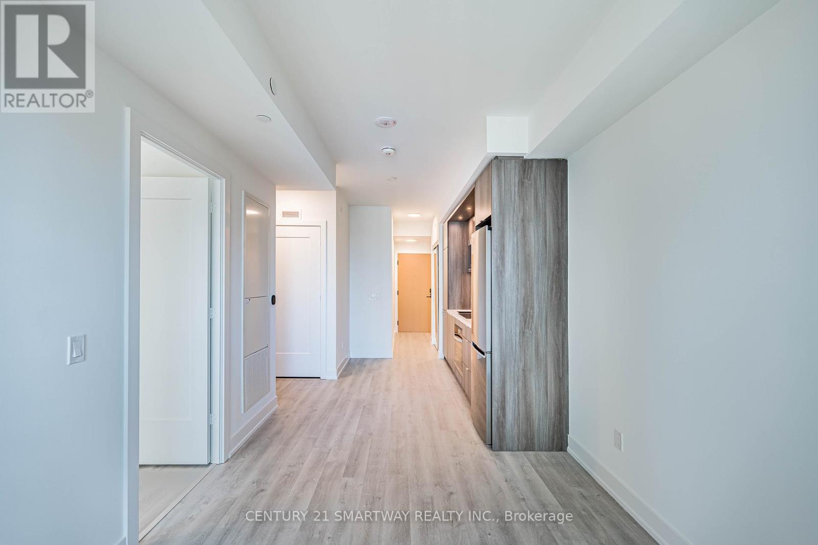 1111 - 60 Central Park Roadway, Toronto, Ontario  M9A 0E6 - Photo 11 - W12644124