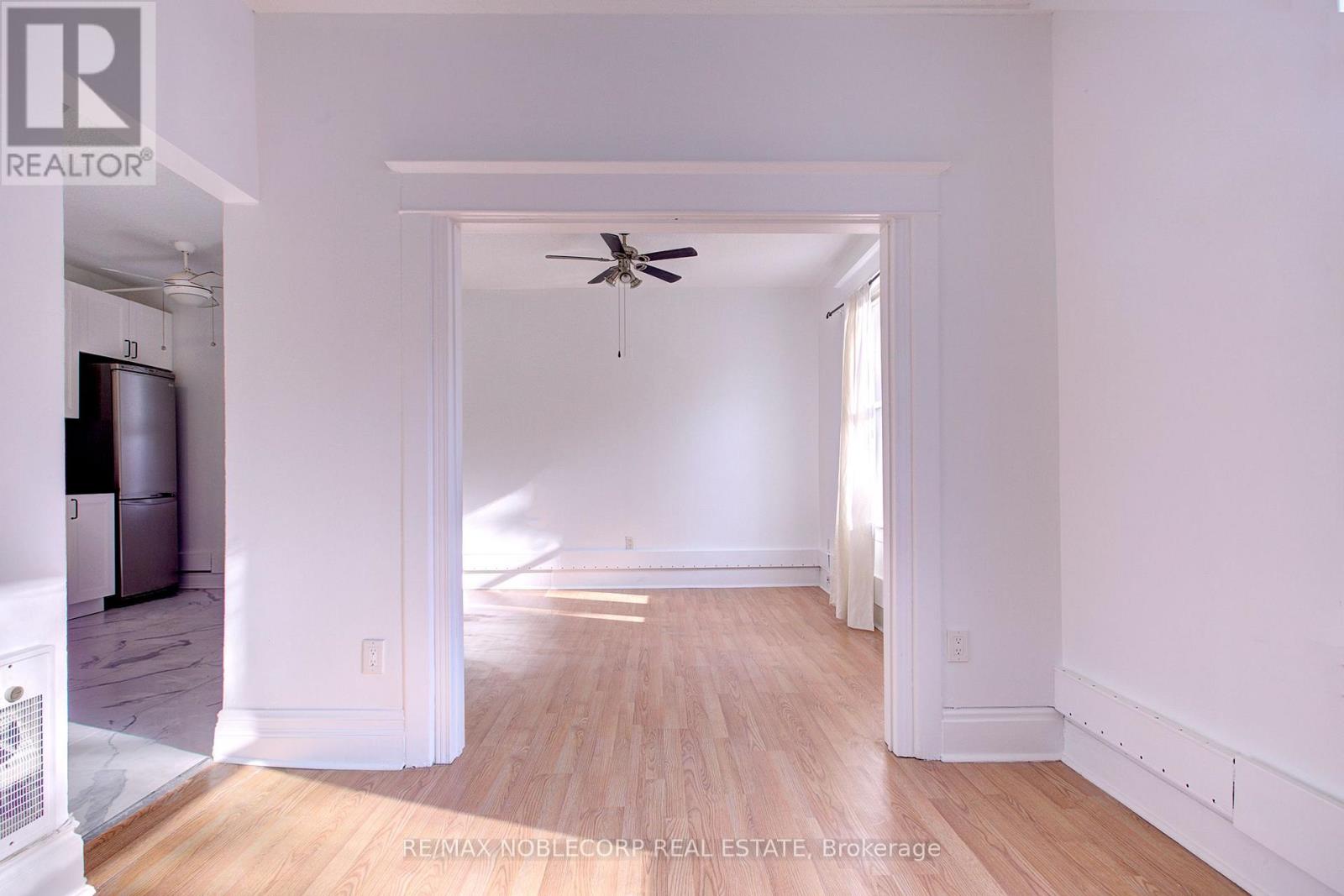 3 - 34 Winchester Street, Toronto, Ontario  M4X 1A7 - Photo 5 - C12652794