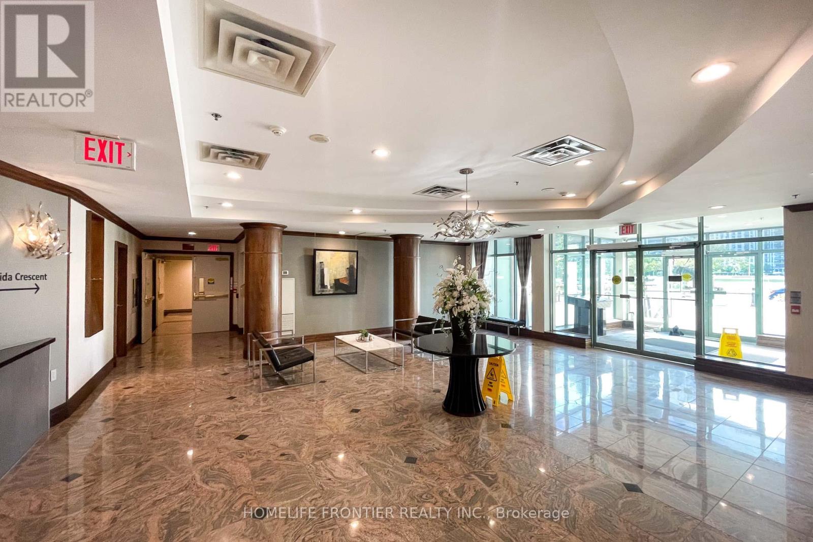 210 - 23 Oneida Crescent, Richmond Hill, Ontario  L4B 0A2 - Photo 16 - N12652806