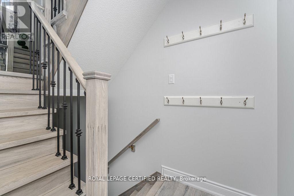 123 Dunlop Court, Brampton, Ontario  L6X 5A6 - Photo 33 - W12652724