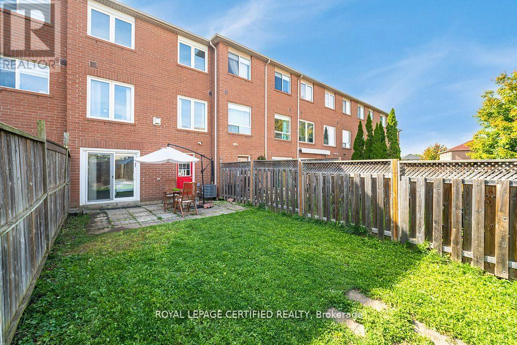 123 Dunlop Court, Brampton, Ontario  L6X 5A6 - Photo 39 - W12652724