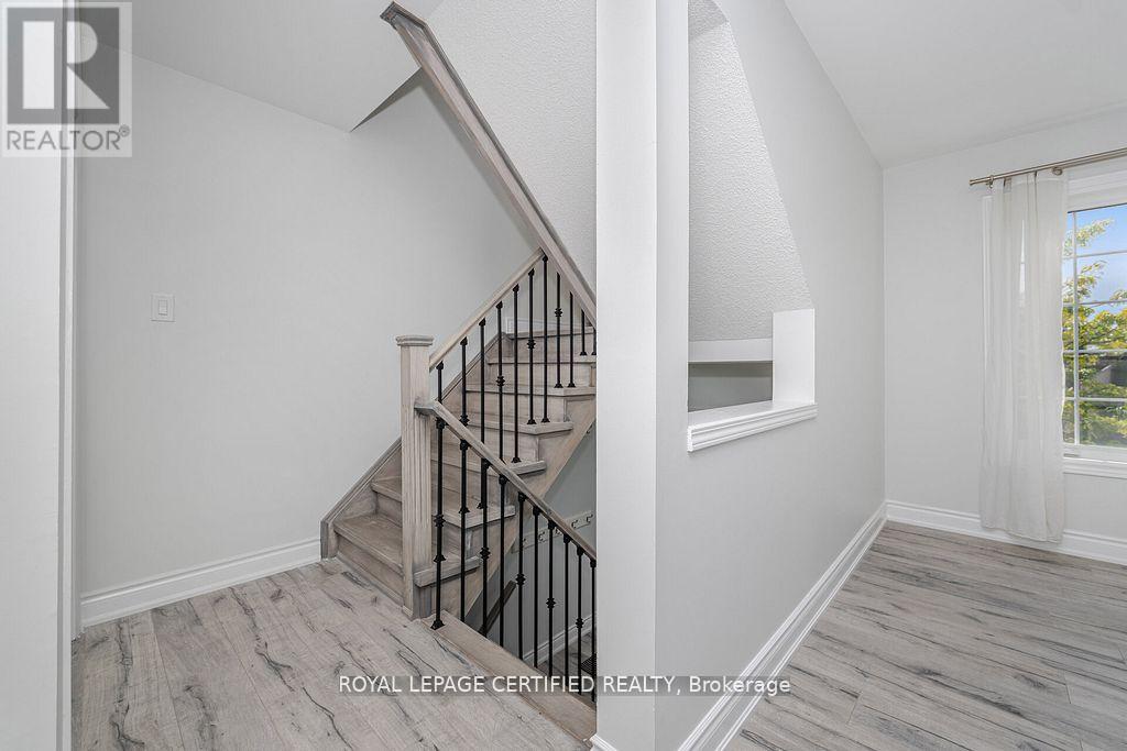 123 Dunlop Court, Brampton, Ontario  L6X 5A6 - Photo 8 - W12652724