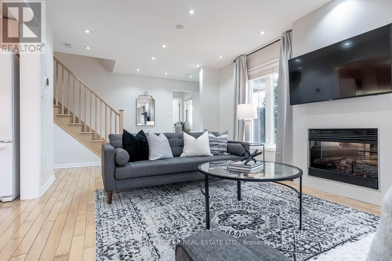 Upper - 259 Higginbotham Crescent, Milton, Ontario  L9T 8C5 - Photo 4 - W12652802