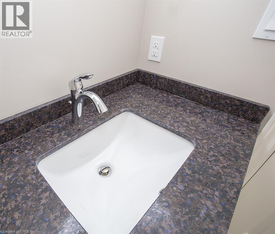 355 Wellington Street, Brantford, Ontario  N3S 4A7 - Photo 12 - 40795161