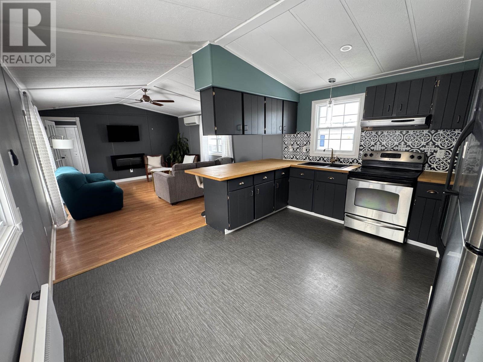 90 Heritage Drive, Cornwall, Prince Edward Island  C0A 1H0 - Photo 4 - 202529741