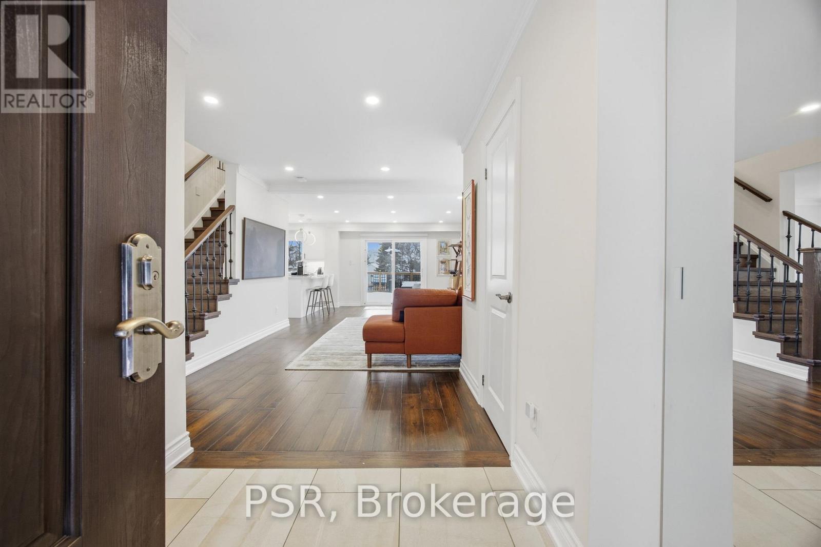 3254 Sir Johns Homestead, Mississauga (Erin Mills), Ontario  L5L 2P1 - Photo 4 - W12646136