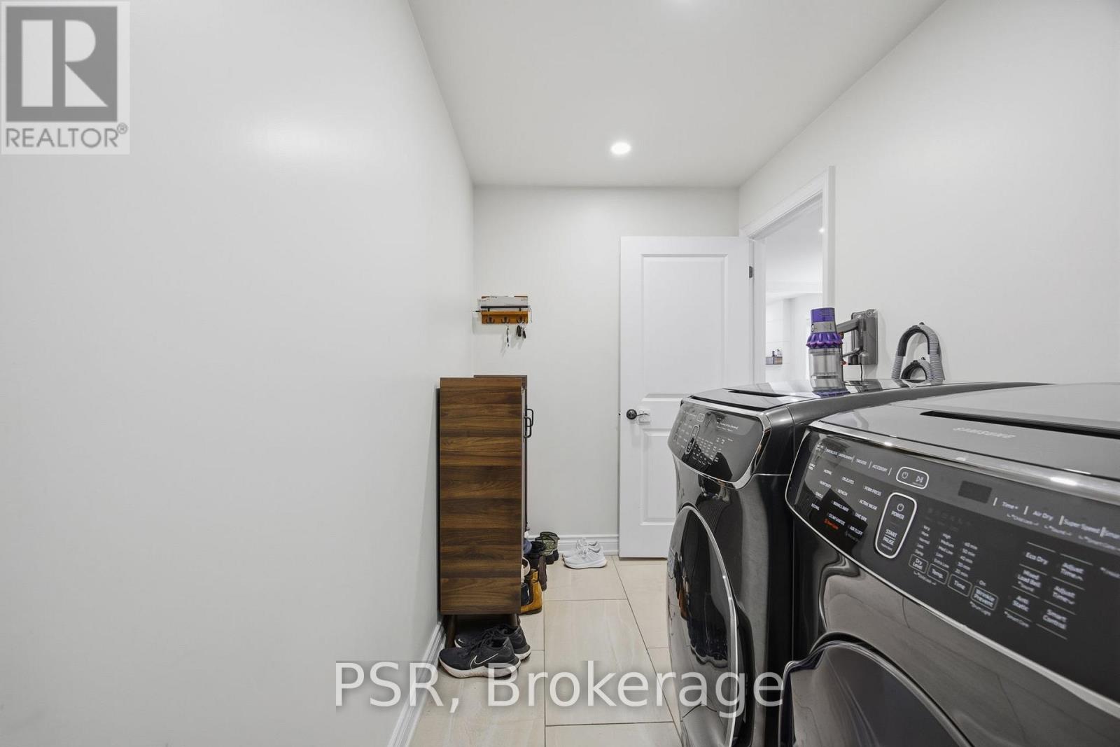 3254 Sir Johns Homestead, Mississauga (Erin Mills), Ontario  L5L 2P1 - Photo 43 - W12646136