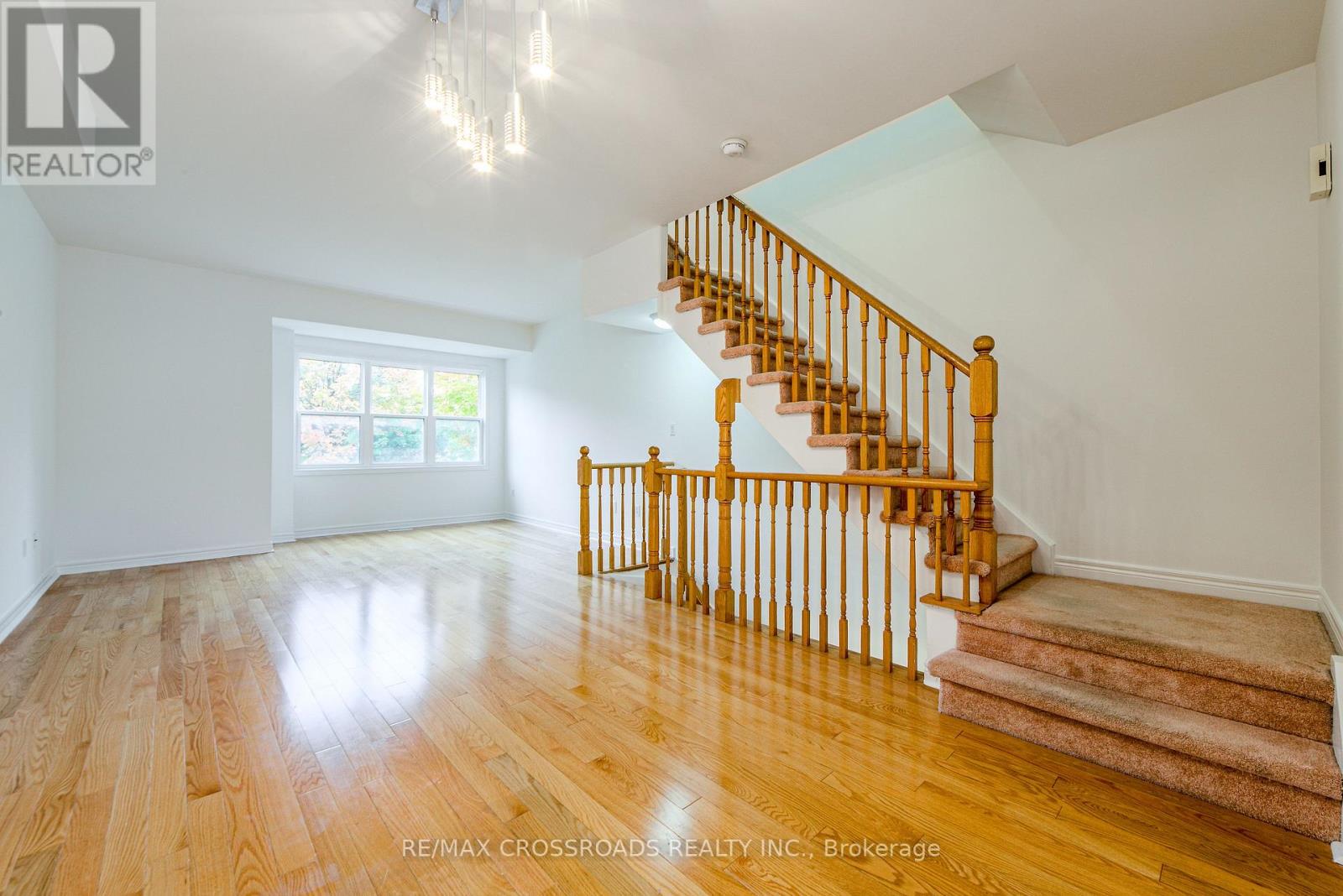 111 Pond Drive, Markham, Ontario  L3T 7V5 - Photo 10 - N12652824