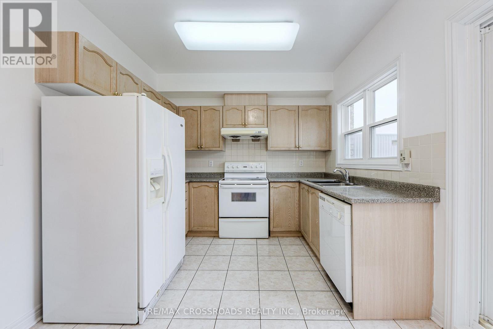 111 Pond Drive, Markham, Ontario  L3T 7V5 - Photo 12 - N12652824