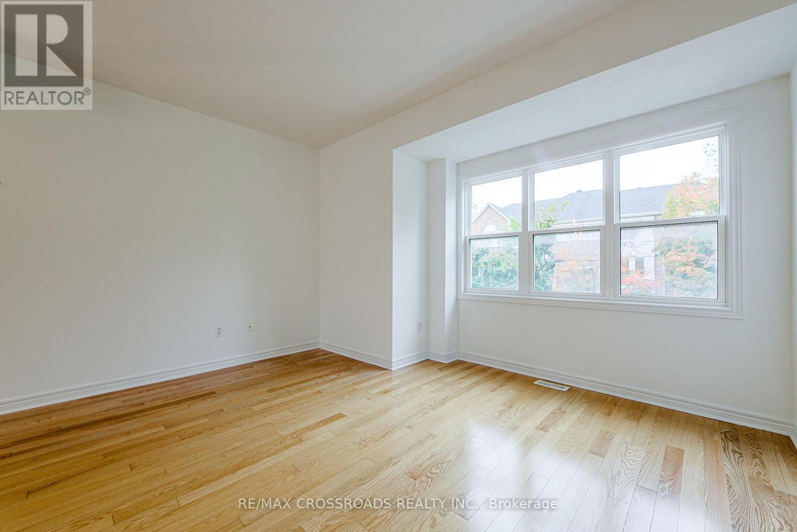 111 Pond Drive, Markham, Ontario  L3T 7V5 - Photo 7 - N12652824