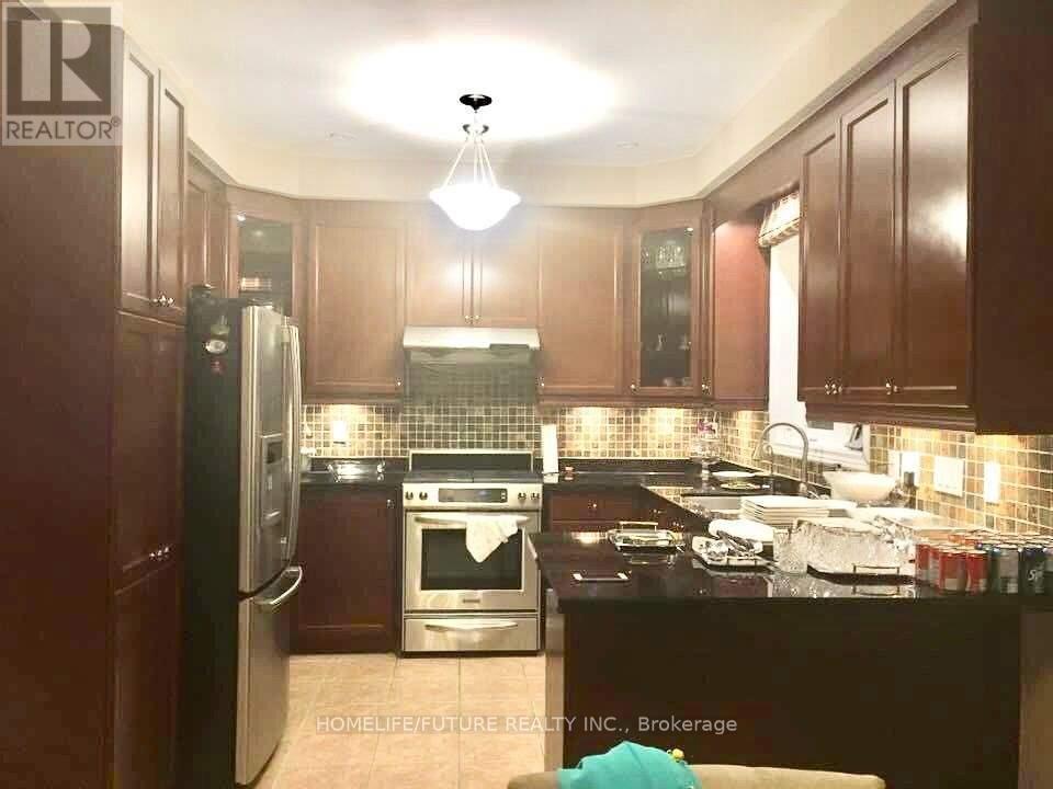 135 Stonechurch Crescent, Markham, Ontario  L6B 0L2 - Photo 6 - N12652846