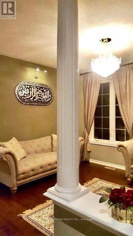 135 Stonechurch Crescent, Markham, Ontario  L6B 0L2 - Photo 8 - N12652846