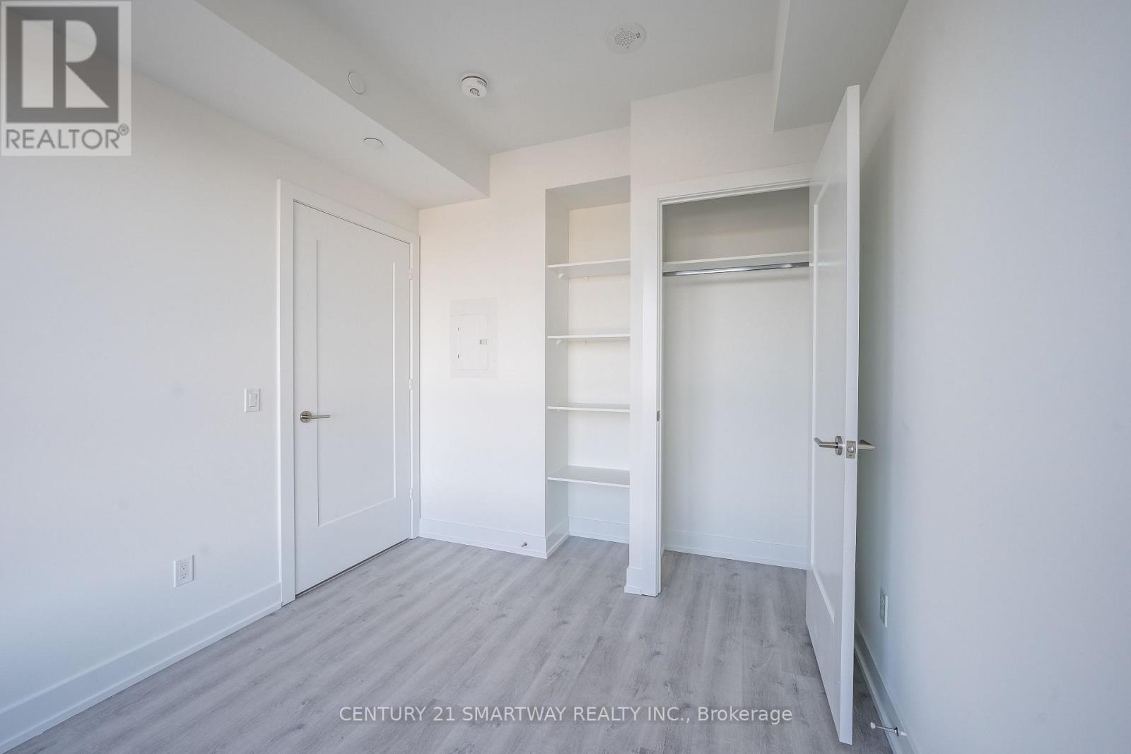 1115 - 60 Central Park Roadway, Toronto (Islington-City Centre West), Ontario  M9A 0E6 - Photo 16 - W12652828