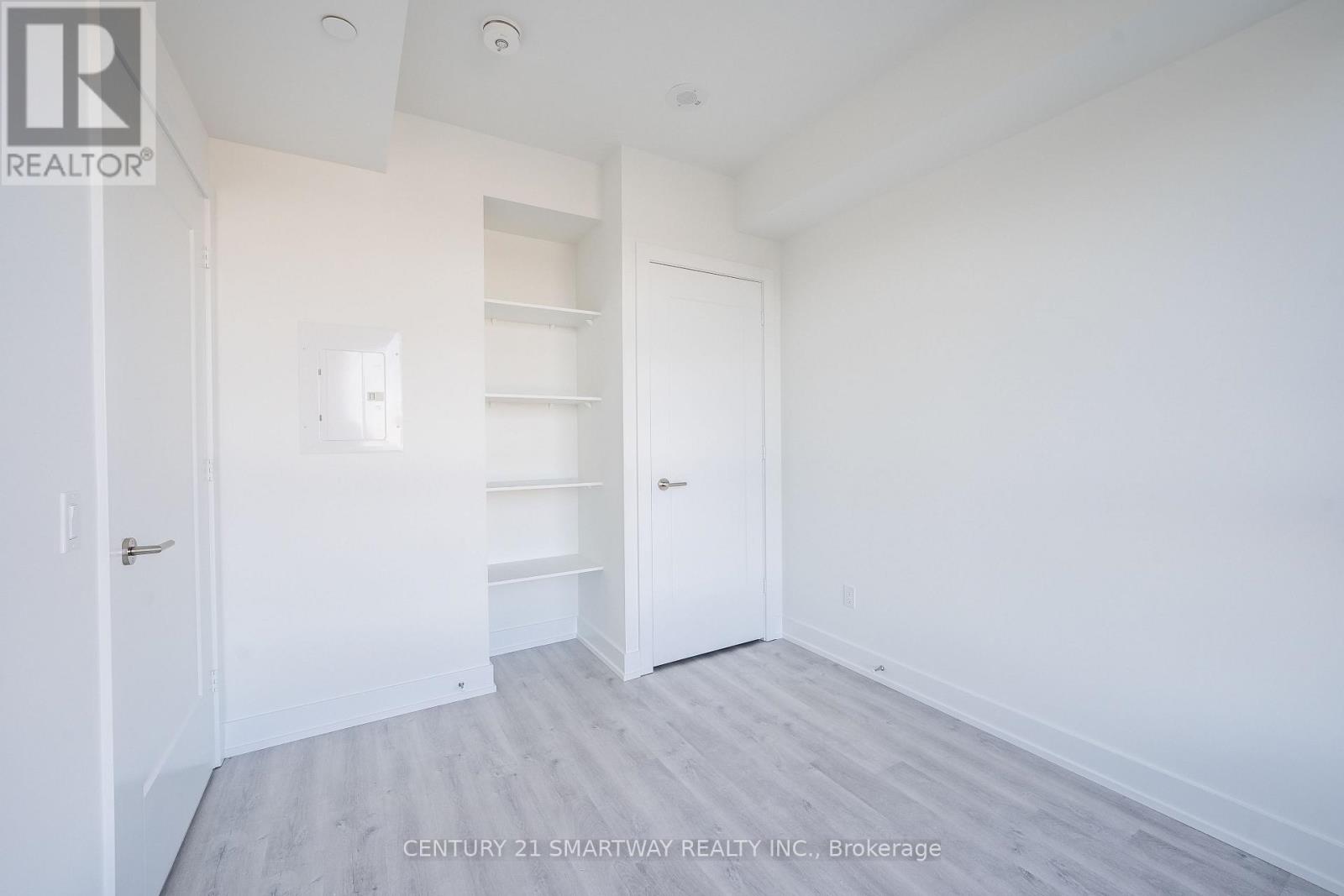 1115 - 60 Central Park Roadway, Toronto (Islington-City Centre West), Ontario  M9A 0E6 - Photo 17 - W12652828