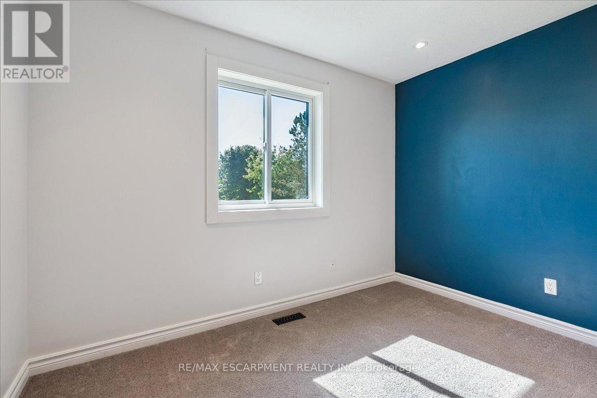 6550 Sinclairville Road, Hamilton, Ontario  N0A 1R0 - Photo 15 - X12652812