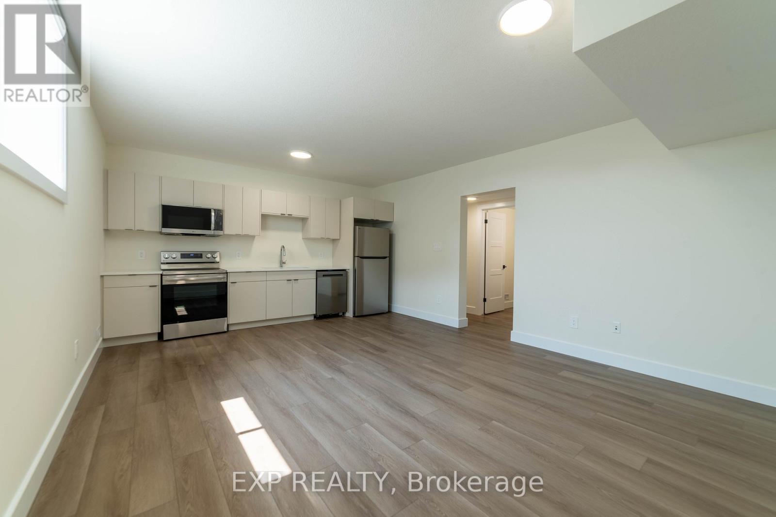 266 Hesselman Crescent, London South, Ontario  N6M 0K3 - Photo 10 - X12652842