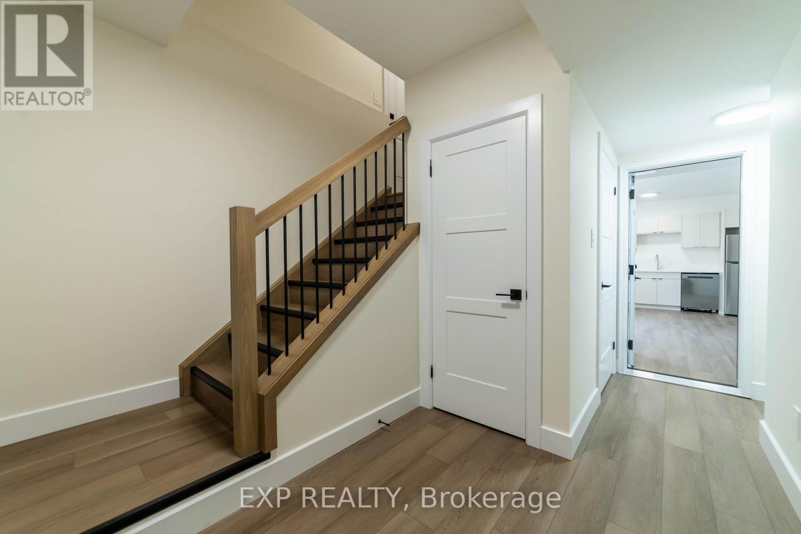 266 Hesselman Crescent, London South, Ontario  N6M 0K3 - Photo 7 - X12652842