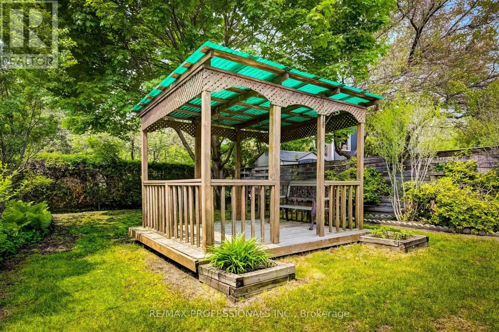 636 Runnymede Road, Toronto, Ontario  M6S 3A2 - Photo 44 - W12555692