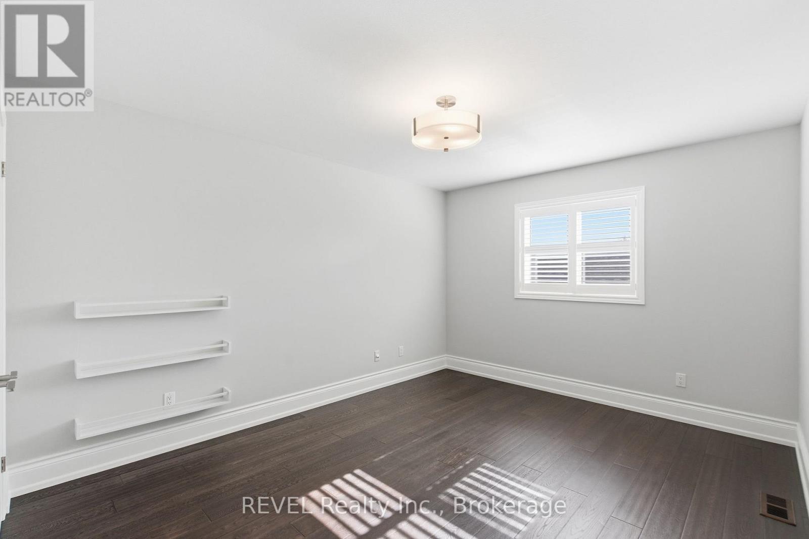 380 Pelham Road, St. Catharines, Ontario  L2S 0A2 - Photo 35 - X12507092