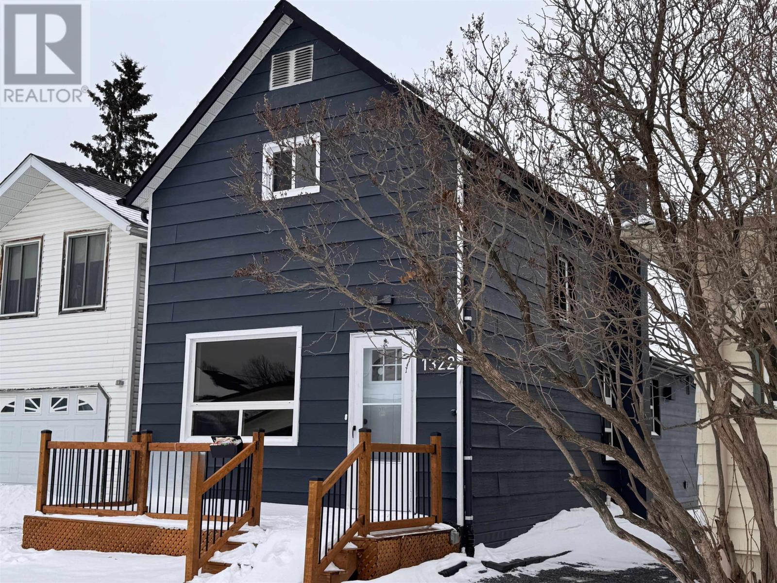 1322 Georgina Ave, Thunder Bay, Ontario  P7E 3J2 - Photo 2 - TB253680