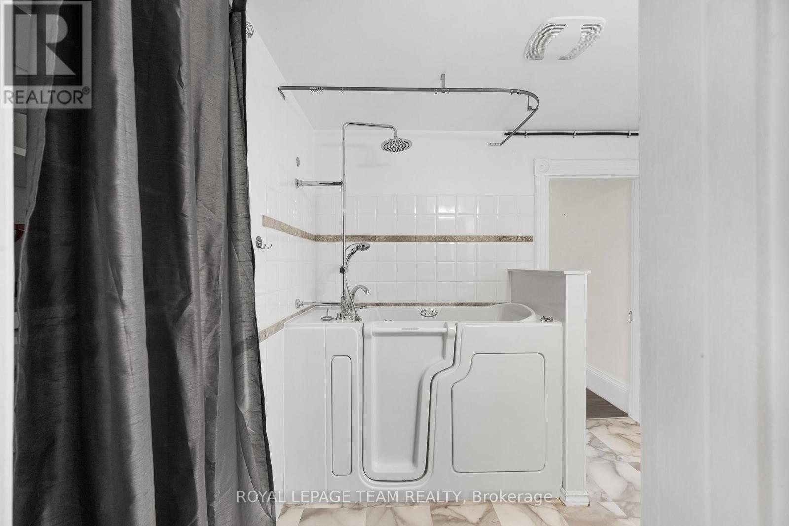 509 Moffat Street, Pembroke, Ontario  K8A 3Y2 - Photo 18 - X12652850