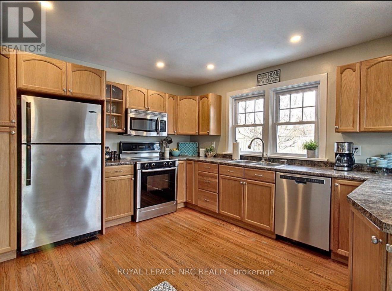 6226 Pine Grove Avenue, Niagara Falls, Ontario  L2G 4J2 - Photo 5 - X12652860