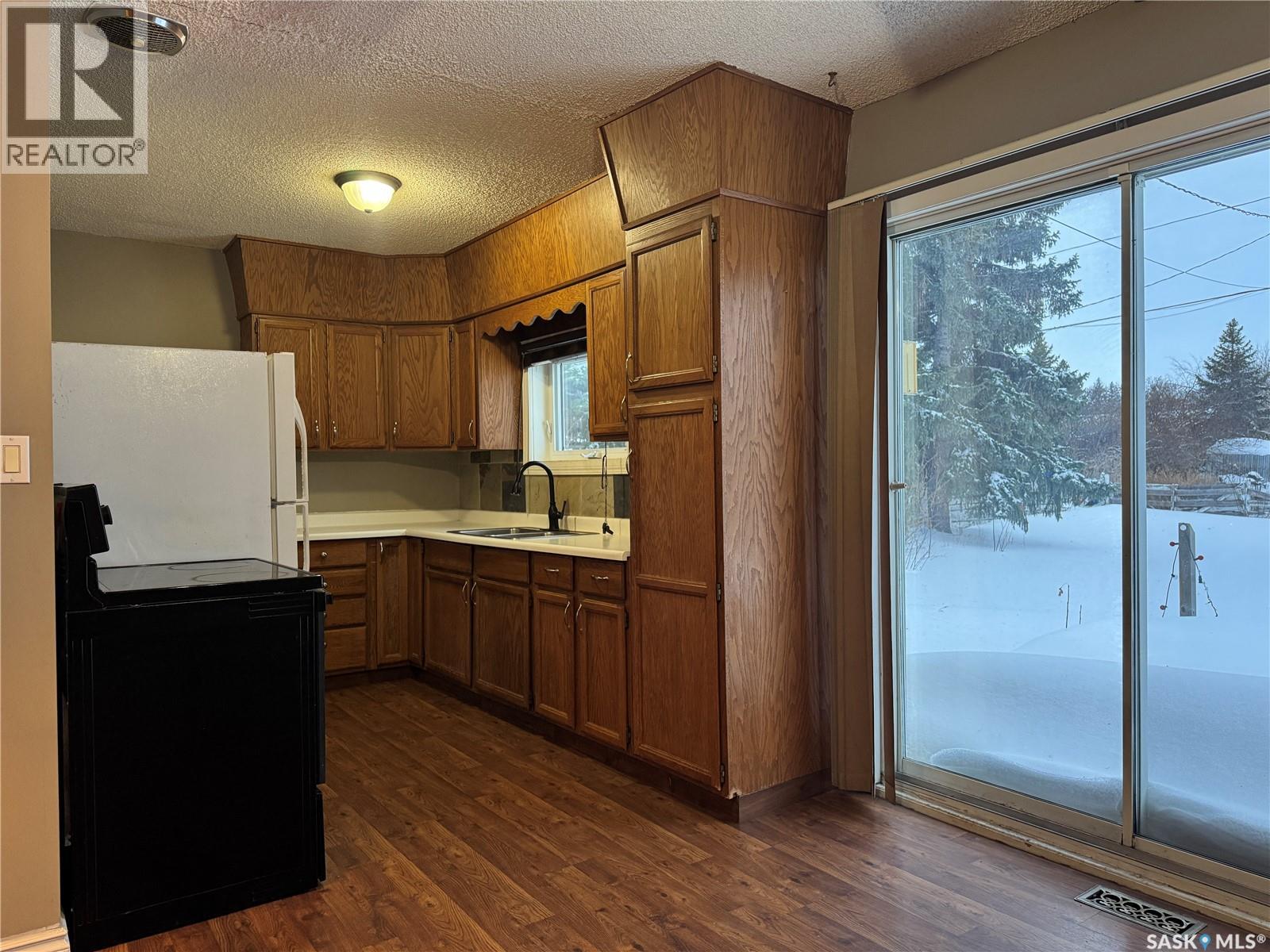 211 8th Street E, Wynyard, Saskatchewan  S0A 4T0 - Photo 6 - SK024789