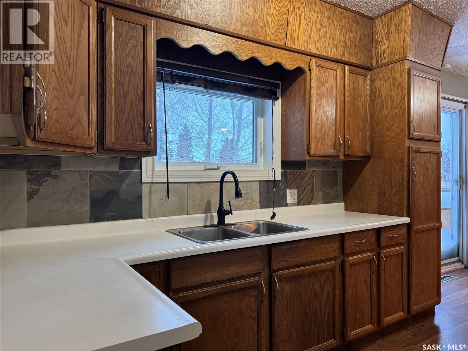 211 8th Street E, Wynyard, Saskatchewan  S0A 4T0 - Photo 5 - SK024789