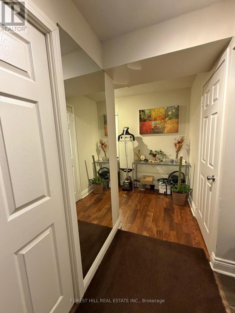 1202 - 388 Bloor Street, Toronto, Ontario  M4W 3W9 - Photo 2 - C12652878