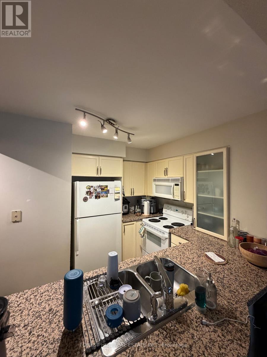 1202 - 388 Bloor Street, Toronto, Ontario  M4W 3W9 - Photo 5 - C12652878