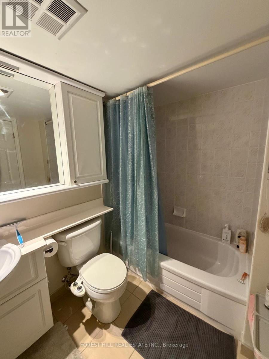 1202 - 388 Bloor Street, Toronto, Ontario  M4W 3W9 - Photo 8 - C12652878