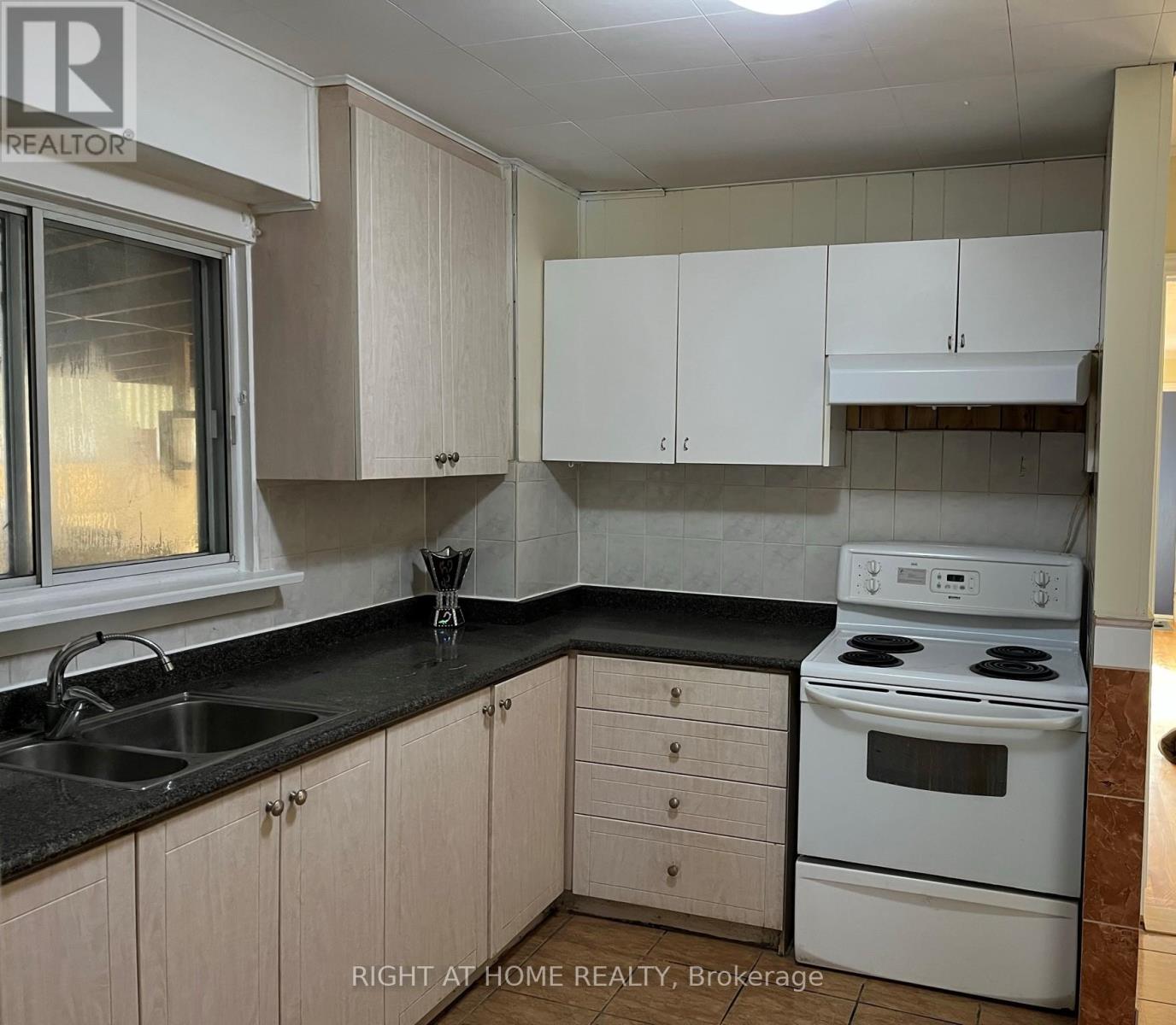 Main - 35 Commonwealth Avenue, Toronto, Ontario  M1K 4K1 - Photo 16 - E12652892