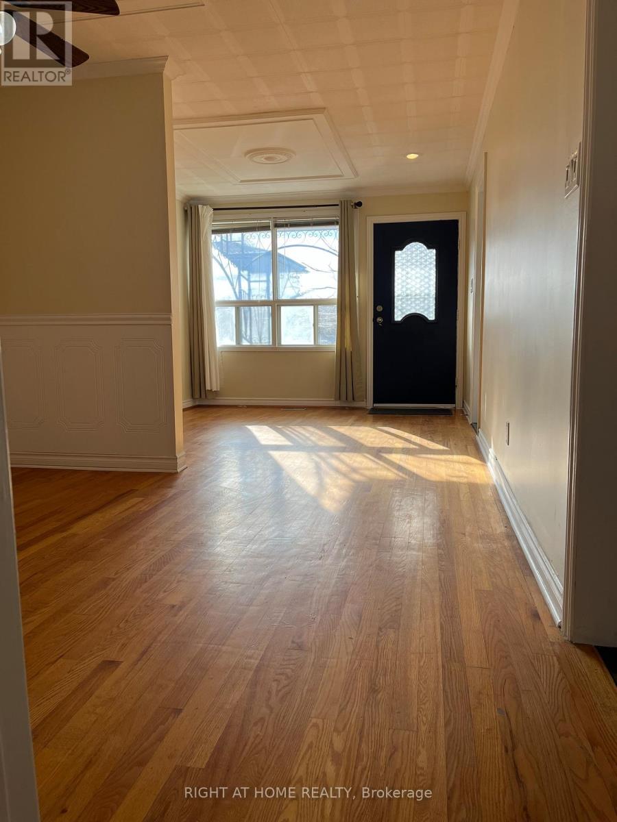 Main - 35 Commonwealth Avenue, Toronto, Ontario  M1K 4K1 - Photo 2 - E12652892