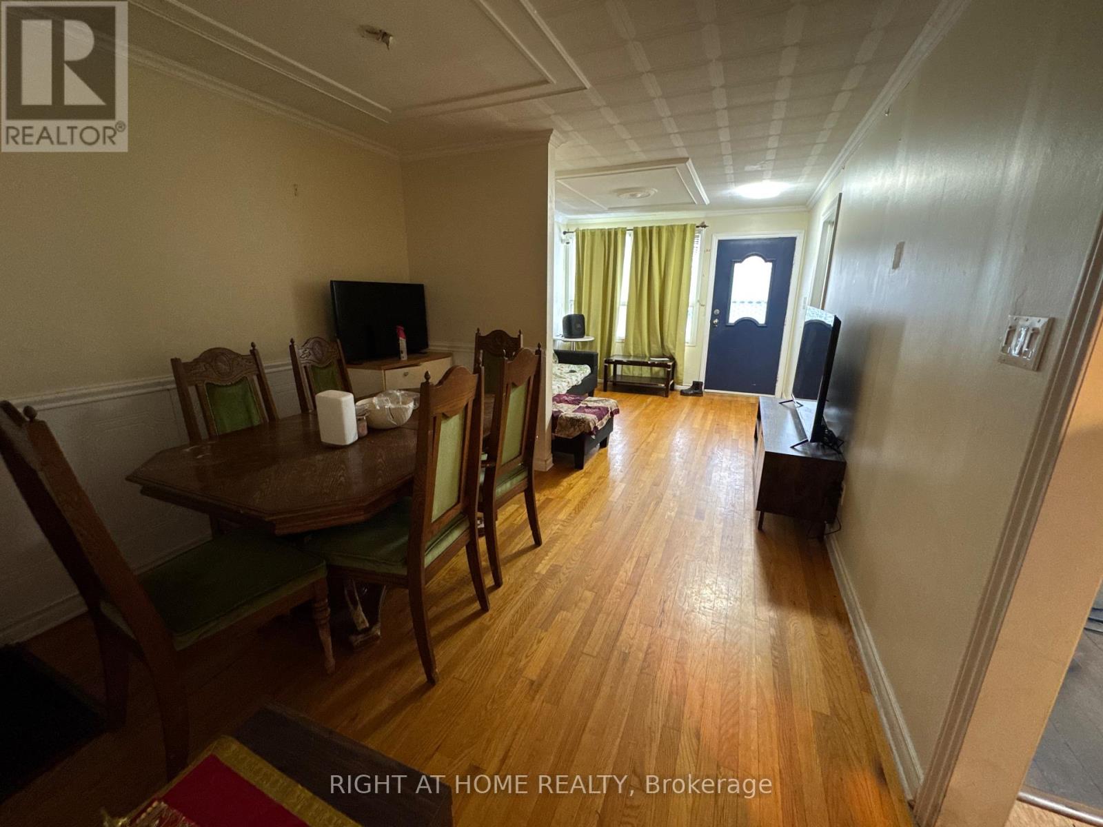 Main - 35 Commonwealth Avenue, Toronto, Ontario  M1K 4K1 - Photo 5 - E12652892