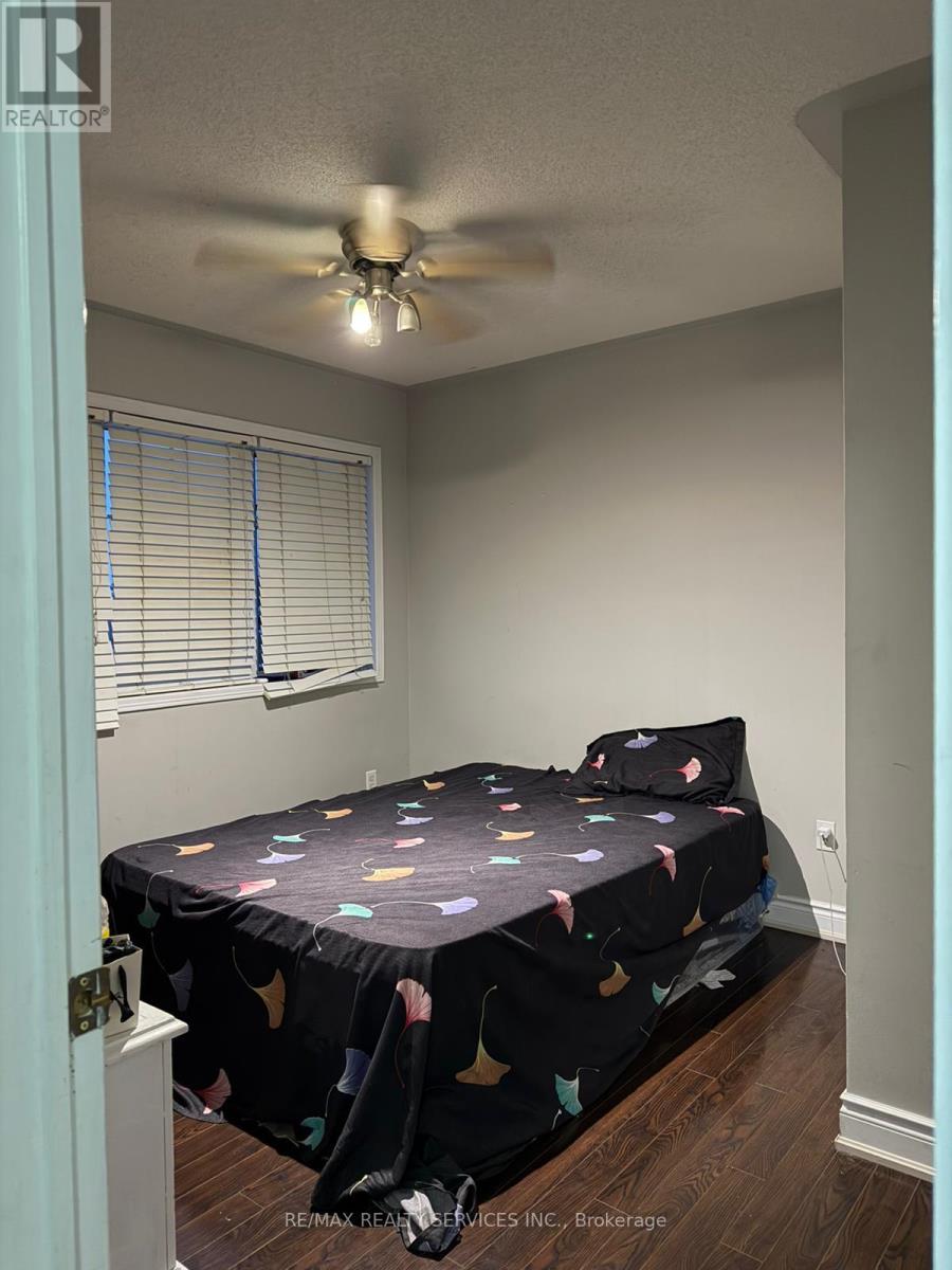 59 Larkspur Road E, Brampton, Ontario  L6R 1W8 - Photo 7 - W12652492