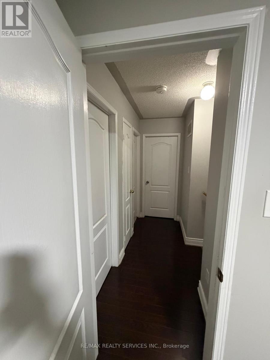 59 Larkspur Road E, Brampton, Ontario  L6R 1W8 - Photo 13 - W12652492