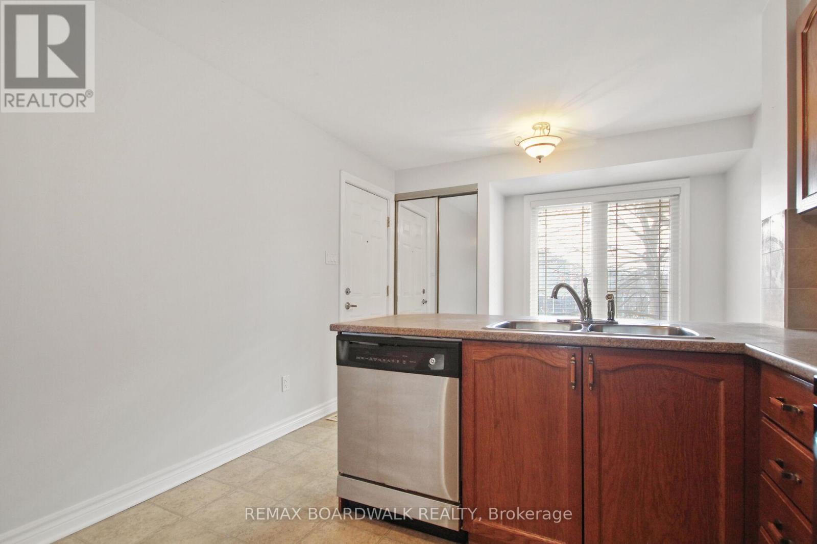 393 Chapman Mills Drive, Ottawa, Ontario  K2J 0M7 - Photo 10 - X12385993