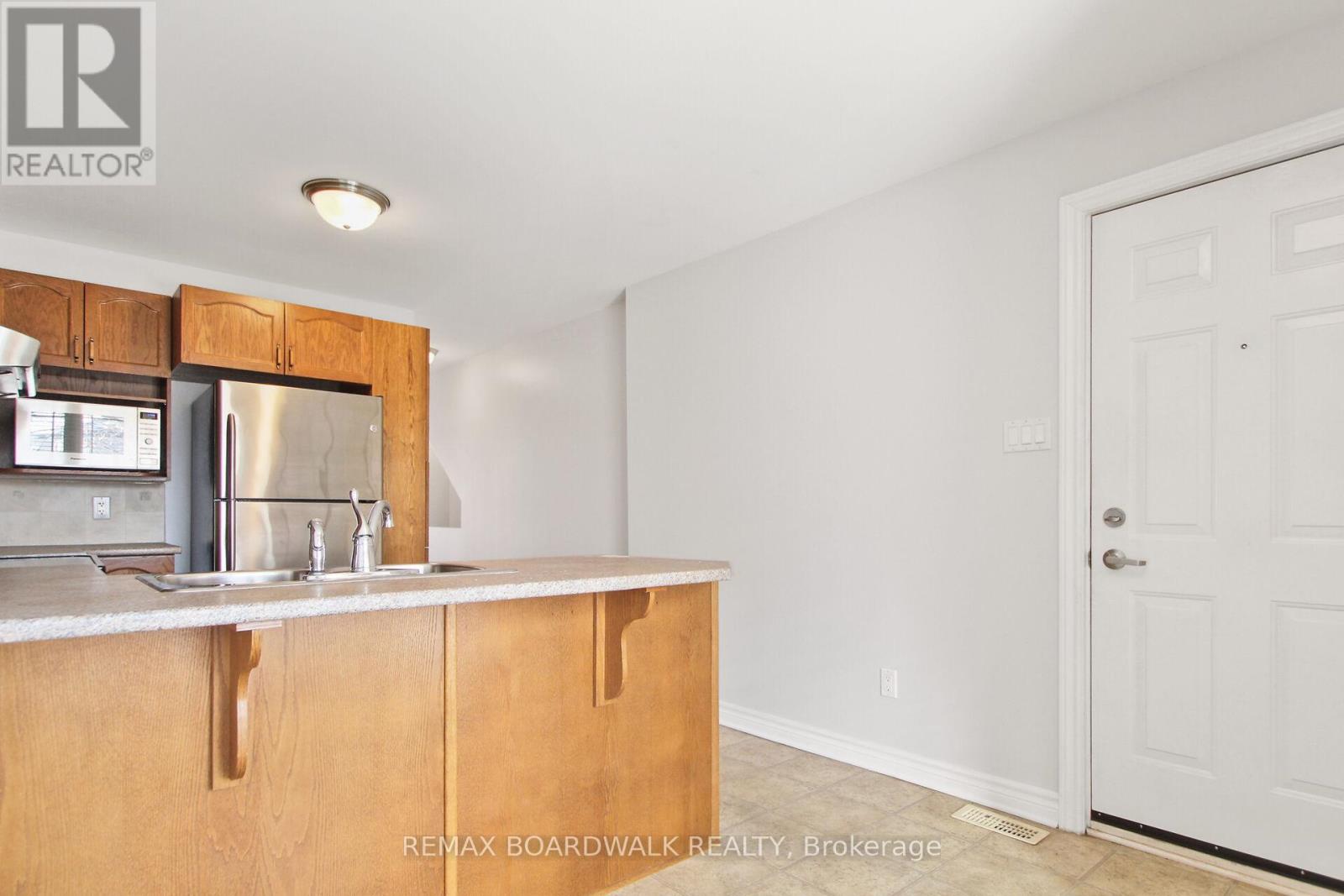 393 Chapman Mills Drive, Ottawa, Ontario  K2J 0M7 - Photo 5 - X12385993