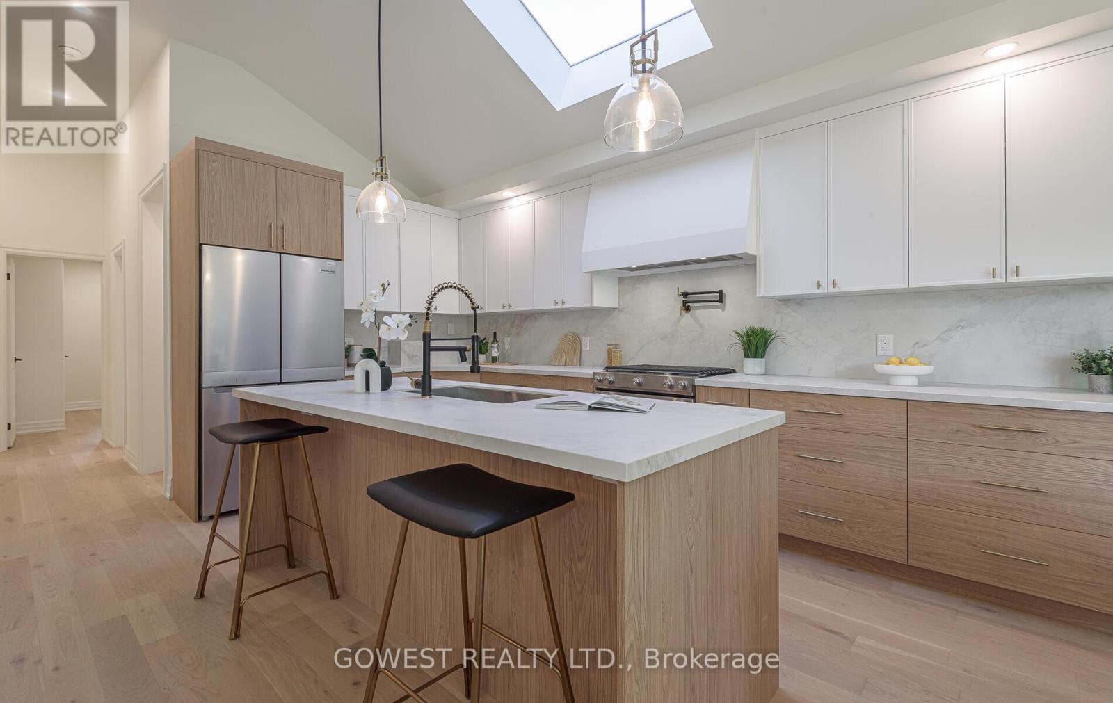 27 Hollister Road, Toronto (Eringate-Centennial-West Deane), Ontario  M9C 4M6 - Photo 14 - W12652884